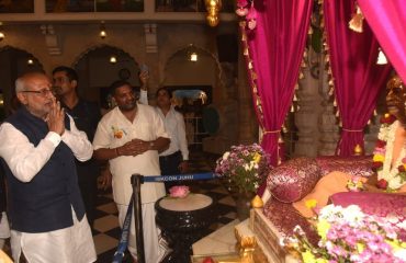 07.10.2024: Governor visits the Shri Radha Rasbihari Temple of ISKCON at Juhu Mumbai