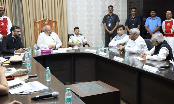 11.10.2024: Maharashtra Governor C. P. Radhakrishnan on his Nanded District tour interacted with farmers, workers, sportspersons, industrialists, businessmen, journalists, transgenders, social organizations at the Nanded Guest House. The Governor started his interactions with the serving and former elected representatives and representatives of various political parties.Former CM Ashok Chavan, MLA Bhimrao Keram, former MP Venkatesh Kabde, former MLA Gangadharrao Patne were present at the session. Collector Abhijit Raut gave a presentation on various projects and schemes being implemented by the Government in the district. Divisional Commissioner Dilip Gawde, Special DIG Shahaji Umap, ZP CEO Minal Karanwal, SP Abinash Kumar, along with various officers were present.