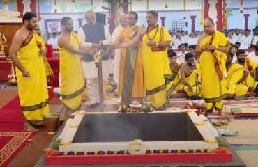 13.10.2024: Governor attends the Navratri, Durga Puja and Maha Rudra Homa at Chikkaballapur, Karnataka