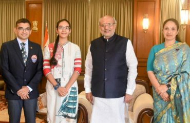 30.10.2024: Governor C P Radhakrishnan congratulated Kaamya Karthikeyan, the 16 year old mountaineering prodigy, who recently became India's youngest and the world's second youngest to scale Mount Everest from Nepal. Kaamya, a class XII student at Navy Children School, accompanied by her father Cdr S Karthikeyan and mother Lavanya met the Governor at  Raj Bhavan Mumbai. The Governor blessed the young mountaineer in her mission 