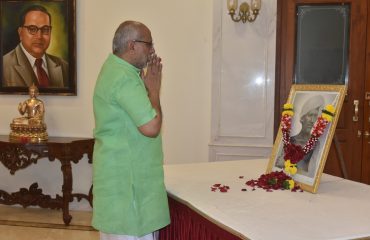 15.11.2024 : Governor pays tribute to Birsa Munda on his Birth anniversary