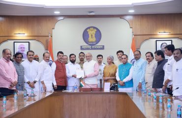 04.12.2024: मुख्यमंत्री एकनाथ शिंदे, उपमुख्यमंत्री देवेंद्र फडणवीस व अजित पवार यांचेकडून नव्या सरकार स्थापनेचा दावा