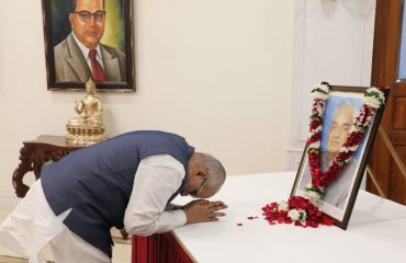 25.12.2024 : स्व. अटल बिहारी वाजपेयी यांना राज्यपाल राधाकृष्णन यांचे अभिवादन