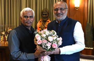 Vice Chancellor of Maharashtra Animal and Fishery Sciences University Dr. Niteen Patil meets Governor