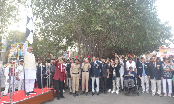 12.01.2025: राज्यपालांनी सैन्य दलातील अधिकारी व जवानांच्या वार्षिक संचलनाला रवाना केले