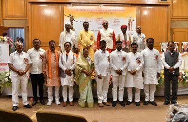 22.01.2025: Governor felicitates the newly elected tribal MPs and MLAs