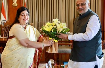 05.02.2025: Renowned playback singer Anuradha Paudwal meets Governor