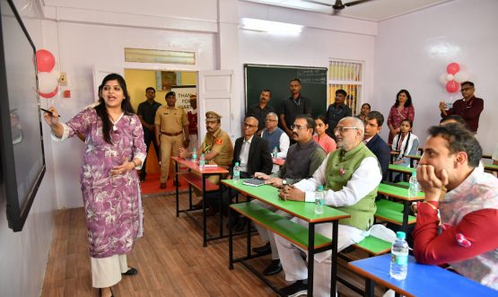 21.02.2025: Governor inaugurates the modernized classrooms at Shri Tulsi Hindi Madhyamik Vidyalaya, Parel