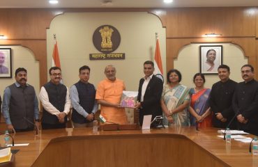 27.02.2025: राज्यपालांची सहा विभागीय आयुक्त तसेच शासनाच्या वरिष्ठ अधिकाऱ्यांसोबत बैठक