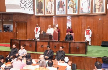 03.03.2025: राज्यपाल सी.पी. राधाकृष्णन यांच्या अभिभाषणाने राज्य विधान मंडळाच्या अर्थसंकल्पीय अधिवेशनाला सुरुवात झाली. विधानमंडळ आवारात राज्यपालांच्या आगमनप्रसंगी विधान परिषदेचे सभापती प्रा. राम शिंदे, विधानसभेचे अध्यक्ष राहुल नार्वेकर, मुख्यमंत्री देवेंद्र फडणवीस, उपमुख्यमंत्री एकनाथ शिंदे व उपमुख्यमंत्री अजित पवार तसेच संसदीय कामकाज मंत्री चंद्रकांत पाटील यांनी त्यांचे स्वागत केले.  प्रथेप्रमाणे राज्यपालांना विधानभवन आवारात  राज्य पोलीसांकडून मानवंदना देण्यात आली. त्यानंतर राज्यपालांनी राज्य विधान मंडळाच्या संयुक्त बैठकीला संबोधित केले.