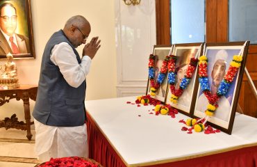 Governor offers tribute to Bhagat Singh, Rajguru and Sukhdev