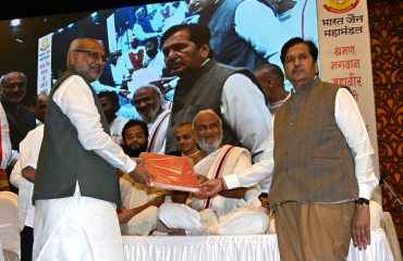 10.04.2025 : राज्यपालांच्या उपस्थितीत मुंबई येथे महावीर जयंती उत्साहात साजरी