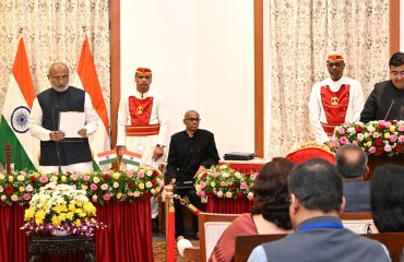 21.04.2025: राज्यपालांनी ज्येष्ठ पत्रकार राहुल पांडे यांना यांना राज्याच्या मुख्य माहिती आयुक्त पदाची शपथ दिली