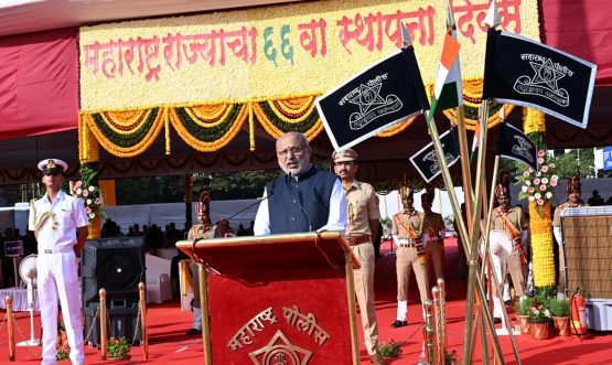 01.05.2025: राज्यपालांनी महाराष्ट्र राज्याच्या स्थापना दिनानिमित्त मुंबई येथे मुख्य शासकीय सोहळ्यात राष्ट्रध्वज फडकावला