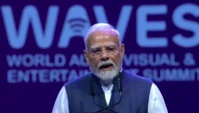 01.05.2025: Prime Minister of India Narendra Modi addressed the  WAVE Summit India in Mumbai. The Summit highlights India's creative strengths on a global platform. Maharashtra Governor C.P Radhakrishnan, Chief Minister Devendra Fadnavis, Union Minister Ashwini Vaishnaw, Dy CMs Eknath Shinde and Ajit Pawar, captains of film and entertainment industry and representatives of various nations were present on the occasion.