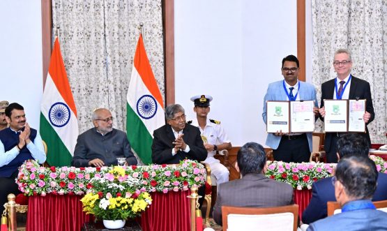 राज्यपाल, मुख्यमंत्री यांच्या उपस्थितीत गोंडवाना विद्यापीठाचे लॉईड्स मेटल्स व ऑस्ट्रेलियातील कर्टीन विद्यापीठासोबत सामंजस्य करार
