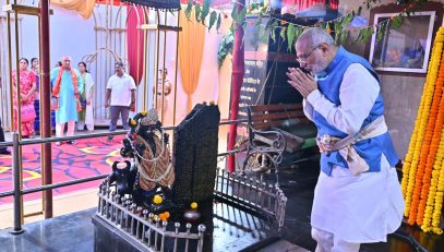 09.05.2025 : Governor visits Madhavbaug Lakshmi Narayan Temple in Mumbai