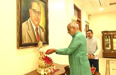 Governor offers floral tribute to Bhagwan Buddha