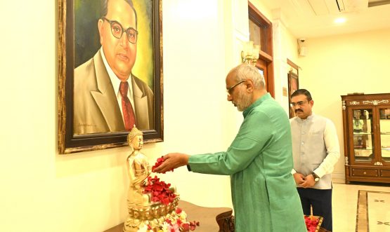 Governor offers floral tribute to Bhagwan Buddha
