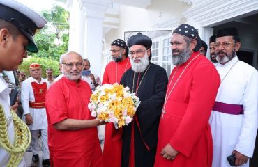 राज्यपालांनी मलंकारा सिरियाक ऑर्थोडॉक्स चर्चचे कॅथोलिकोस मोर बॅसिलियस जोसेफ तसेच इतर धर्मगुरूंची सदिच्छा भेट घेतली