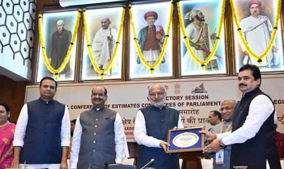 24.06.2025: Governor accompanied by Lok Sabha Speaker Om Birla addresses the Valedictory Session of the 2 - day National Conference of Estimates Committees of Parliament, State Legislatures and Union Territories