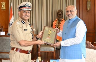 Inspector General of Police, Western Sector, Central Reserve Police Force, Navi Mumbai, Virendra Agrawal meets Governor