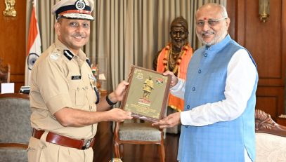 Inspector General of Police, Western Sector, Central Reserve Police Force, Navi Mumbai, Virendra Agrawal meets Governor