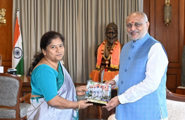 Principal Chief Commissioner of Income-tax, Mumbai Malathi Sridharan meets Governor