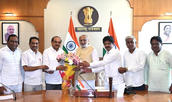 16.07.2025: Minister of Water Resources Radhakrishna Vikhe Patil with a delegation of farmers met the Governor of Maharashtra C. P. Radhakrishnan at Raj Bhavan, Mumbai. They presented a memorandum to the Governor regarding the issue of land allocation to farmers in Haregaon in Shrirampur tehsil of Ahmednagar district.