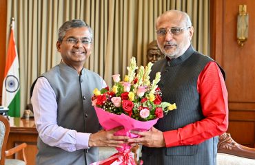 24.07.2025 : विकास खरगे यांनी घेतली राज्यपालांची भेट