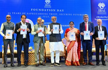Governor presides over the 24th Foundation Day of the the Insurance Brokers Association of India