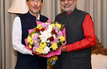 29.07.2025: Ambassador of Japan to India Keiichi Ono called on the Governor of Maharashtra C. P. Radhakrishnan at Raj Bhavan, Mumbai.  
Issues such as enhancing bilateral trade, fostering sports and cultural exchange, boosting tourism, and promoting inter-university cooperation and Japanese language were discussed. Consul General of Japan in Mumbai Yagi Koji,   First Secretary, Embassy of Japan in India Kawakami Masahiro, Second Secretary in the Embassy of Japan Hasegawa Norifumi and Vice-Consul Nishio Ryo were present.
