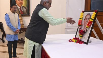 01.08.2025: Maharashtra Governor C.P. Radhakrishnan offered floral tributes of the portrait of Lok Shahir Sahitya Ratna Annabhau Sathe on the occasion of the birth anniversary of Annabhau Sathe at Raj Bhavan, Mumbai.