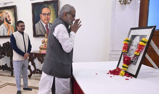 03.08.2025: Governor offers floral tributes of the portrait of Kranti Sinh Nana Patil