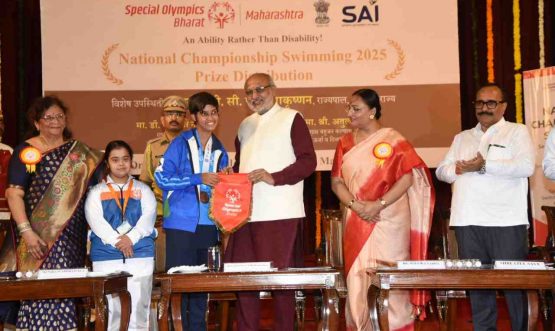 06.08.2025: Maharashtra Governor C P Radhakrishnan distributed the Medals to the winners of the three day National Championship Swimming 2025 for the Intellectually Challenged Specially Abled participants at the University Convocation Hall in Mumbai. The National Championship was organised by the Maharashtra State Branch of the Special Olympics Bharat. Addressing the gathering, the Governor stated that he will ask all state universities to allow the Divyang Sportspersons to use their sports infrastructure for practice. Minister of Divyang Welfare, Government of Maharashtra Atul Sawe, President, Special Olympics Bharat Dr. Mallika Nadda, President of Maharashtra Chapter of Special Olympics Bharat Dr. Medha Somaiya, Secretary to the Governor Dr Prashant Narnaware, Deputy Secretary S Ramamoorthy, General Secretary, Maharashtra Special Olympics Bharat, Dr. Bhagwan Talware, Divyang Sportspersons Munira Murtiza and Karan Naik, participants from 20 States, coaches, Volunteers and invitees were present.
