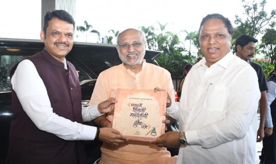 मुख्यमंत्री देवेंद्र फडणवीस व सांस्कृतिक कार्य मंत्री आशिष शेलार यांनी घेतली राज्यपालांची भेट