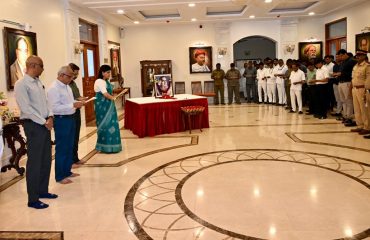 Raj Bhavan Officers & staff take Sadbhavana Day Pledge, Birth Anniversary of late PM Rajiv Gandhi