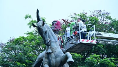 26.08.2025: राज्यपाल सी पी राधाकृष्णन यांनी छत्रपती शिवाजी महाराज उद्यान येथील छत्रपती शिवाजी महाराजांच्या अश्वारूढ पुतळ्याला पुष्पांजली अर्पण करून अभिवादन केले.