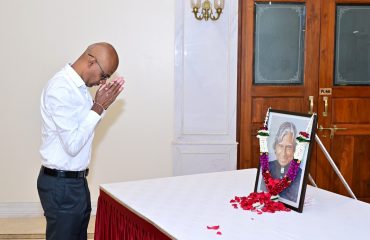 15.10.2025 : राजभवन येथे डॉ. ए.पी.जे. अब्दुल कलाम यांना जयंती दिनानिमित्त अभिवादन