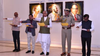 27.10.2025: राज्यपालांनी राजभवनातील कर्मचारी व अधिकारी यांना भ्रष्टाचार निर्मूलनाची 'सत्यनिष्ठा प्रतिज्ञा' दिली