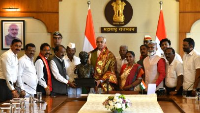 27.10.2025: अन्न व औषध प्रशासन मंत्री नरहरी झिरवाळ यांनी एका शिष्टमंडळासह महाराष्ट्राचे राज्यपाल आचार्य देवव्रत यांची राजभवन, मुंबई यथे भेट घेतली.