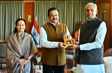 30.11.2025 : राज्याचे मावळते मुख्य सचिव राजेश कुमार यांनी घेतली राज्यपालांची भेट