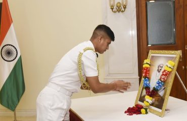 08.12.2025: Maharashtra Lok Bhavan pays tributes to Sant Santaji Jagnade Maharaj on his Jayanti