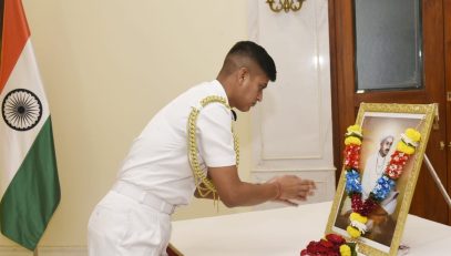 08.12.2025: Maharashtra Lok Bhavan pays tributes to Sant Santaji Jagnade Maharaj on his Jayanti