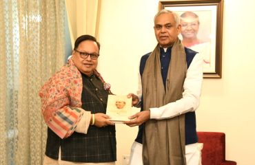 Chairman of Lokmat Media Group and former MP (RS) Vijay Darda meets Governor