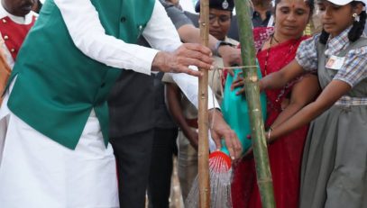 Governor Plants Sapling in the School of Pimparkhed