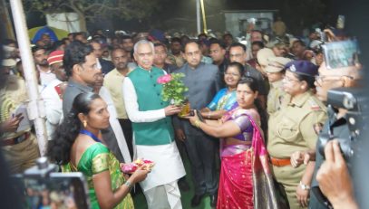 Governor visits to the Pimparkhed village