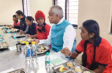 Governor joins tribal students for breakfast at Government Residential Ashram School, Pimparkhed