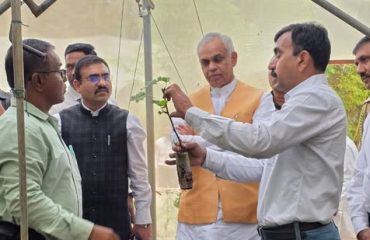 02.01.2026: Governor visits Sahyadri Farms at Mohadi (Taluka Dindori)