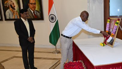 15.02.2026: संत सेवालाल महाराज यांना लोकभवन येथे अभिवादन